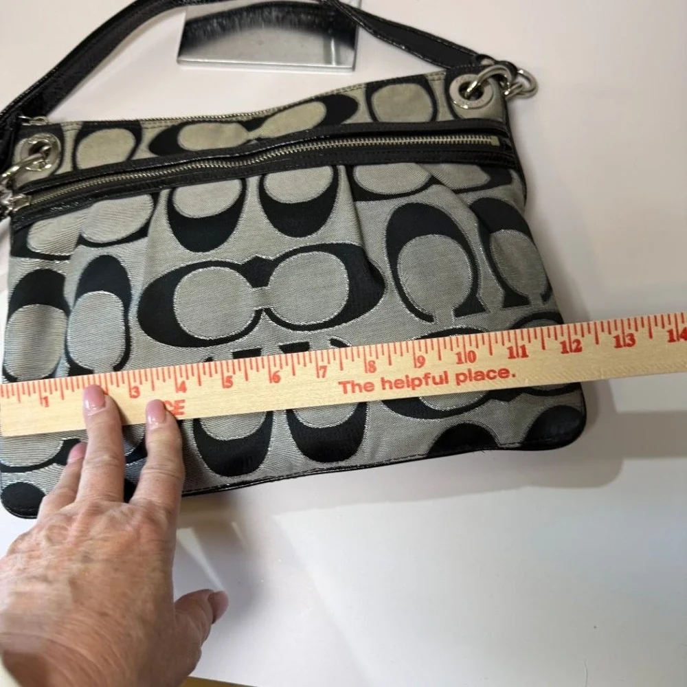 Coach authentic poppy